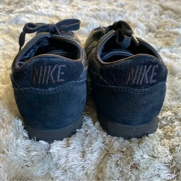 Nike NWOT Custom Design Black Suede Leather Sneakers Size 7