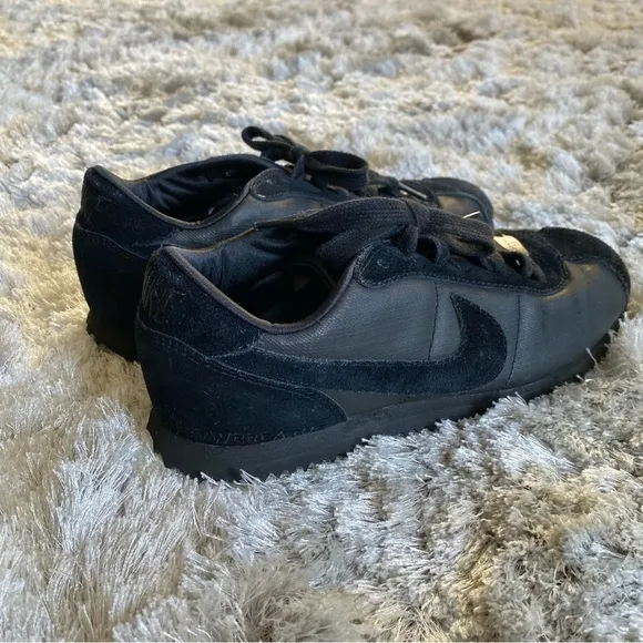 Nike NWOT Custom Design Black Suede Leather Sneakers Size 7