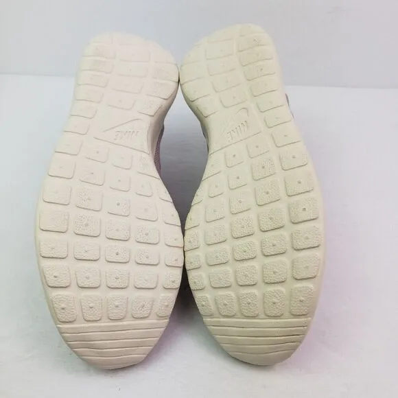 Nike Roshe One Womens Size 9 Plum Chalk True Berry Low Sneaker Shoes 844994-501