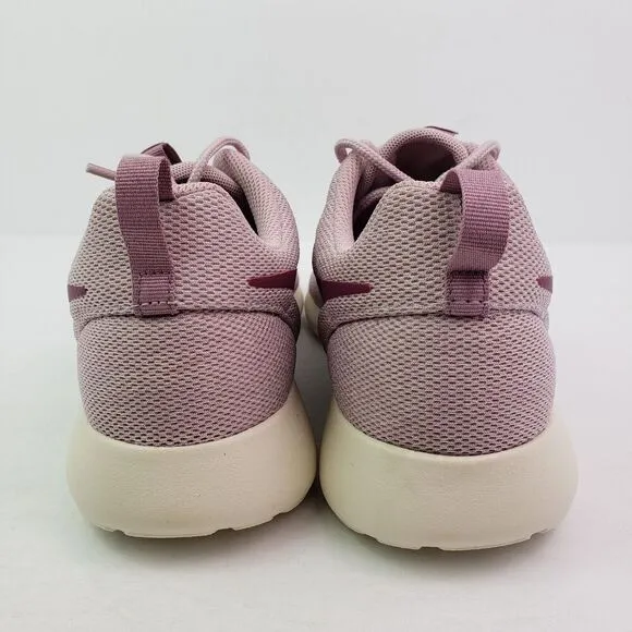 Nike Roshe One Womens Size 9 Plum Chalk True Berry Low Sneaker Shoes 844994-501