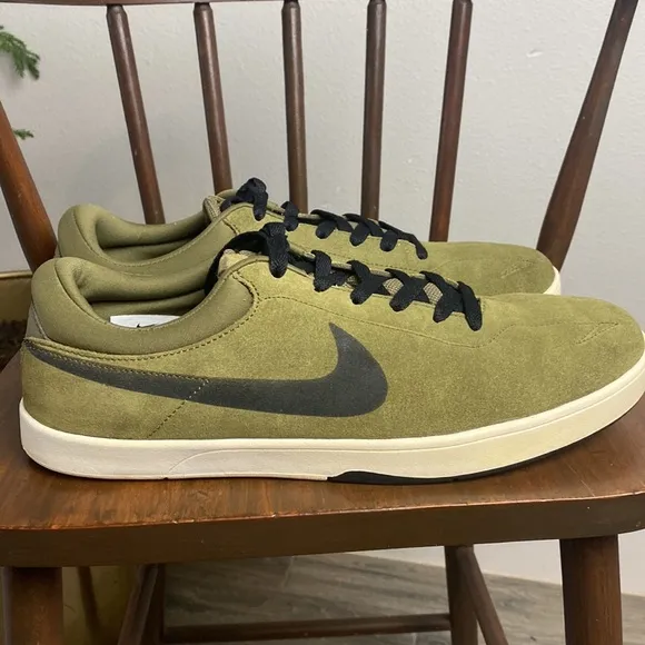 Nike SB Iguana Green Suede Sneakers Mens 12 Eric Kosten