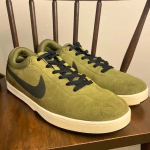 Nike SB Iguana Green Suede Sneakers Mens 12 Eric Kosten