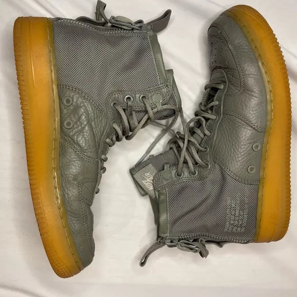Nike SF Air Force 1 Mid Dark Stucco size 9.5