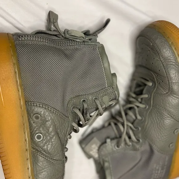 Nike SF Air Force 1 Mid Dark Stucco size 9.5