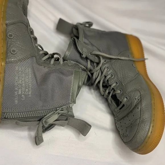 Nike SF Air Force 1 Mid Dark Stucco size 9.5