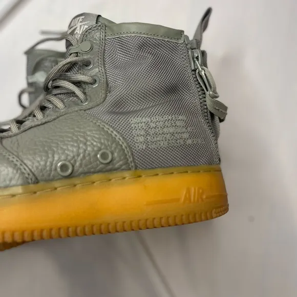 Nike SF Air Force 1 Mid Dark Stucco size 9.5