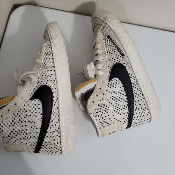 Nike size 5.5Y womens size 7sneakers hi-top mesh suede lace youth athletic