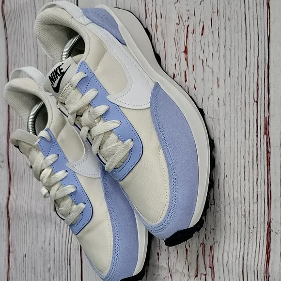 Nike White and Light Blue Sneakers Waffle Sneakers NWOT Women's Size 7.5