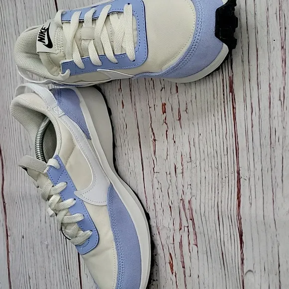 Nike White and Light Blue Sneakers Waffle Sneakers NWOT Women's Size 7.5