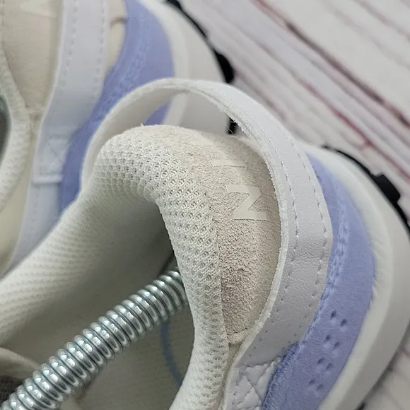 Nike White and Light Blue Sneakers Waffle Sneakers NWOT Women's Size 7.5