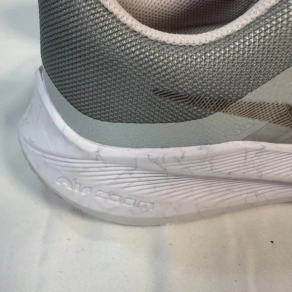 Nike Winflo 8 Premium Women 11 Running Shoe Performance Casual Breathable