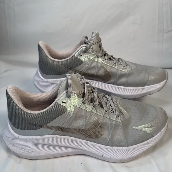Nike Winflo 8 Premium Women 11 Running Shoe Performance Casual Breathable