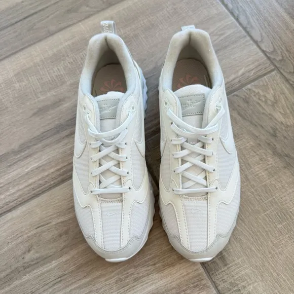 Nike women’s air max Cream ivory Nike Sneakers