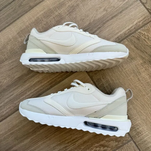 Nike women’s air max Cream ivory Nike Sneakers
