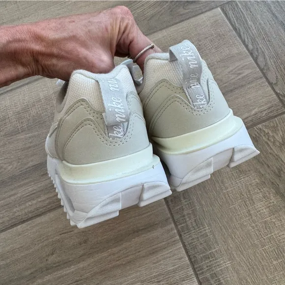 Nike women’s air max Cream ivory Nike Sneakers