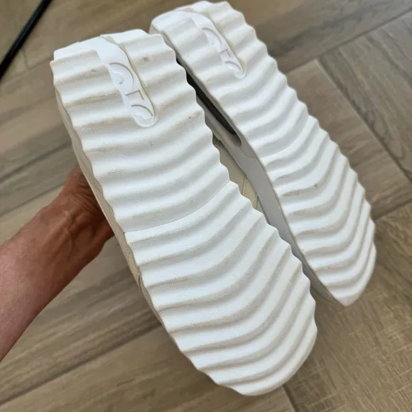 Nike women’s air max Cream ivory Nike Sneakers