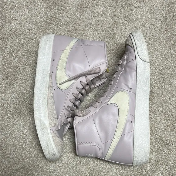 Nike Women's Blazer Mid ‘77 Mauve Sneakers