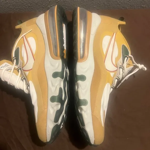 Nike Yellow,Green Sneakers with Classic Silhouette Air Max 270 Nike React Reggae