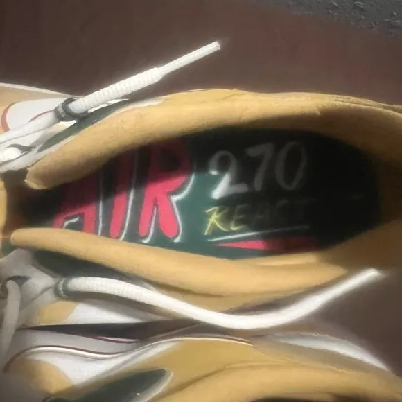 Nike Yellow,Green Sneakers with Classic Silhouette Air Max 270 Nike React Reggae