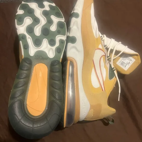 Nike Yellow,Green Sneakers with Classic Silhouette Air Max 270 Nike React Reggae