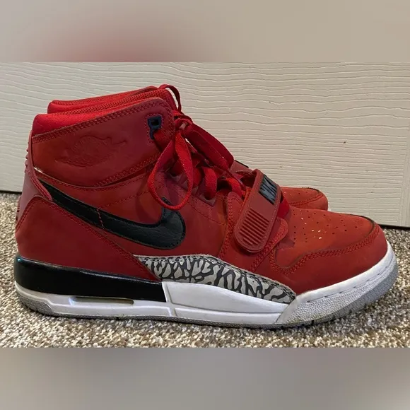 Nike Youth 7 Air Jordan Legacy 312 Toro GS Hi Top Sneakers AT4040-601 Red Suede