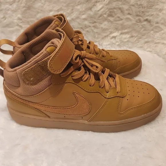 NikeKids Size 6.5Y (Or Womens Size 8)Tan Leather Sneakers with Breathable Design