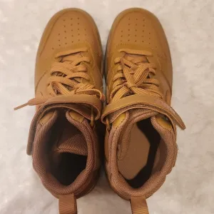 NikeKids Size 6.5Y (Or Womens Size 8)Tan Leather Sneakers with Breathable Design