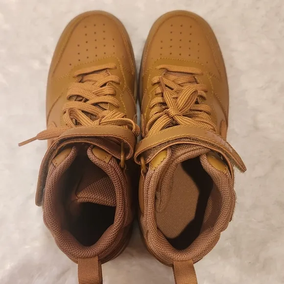 NikeKids Size 6.5Y (Or Womens Size 8)Tan Leather Sneakers with Breathable Design