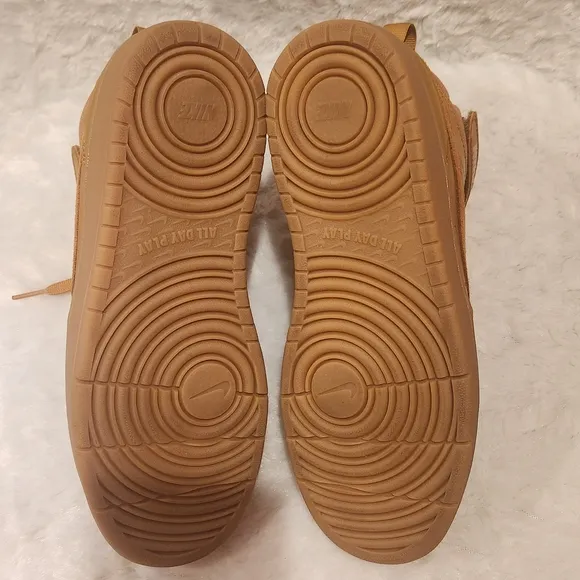 NikeKids Size 6.5Y (Or Womens Size 8)Tan Leather Sneakers with Breathable Design