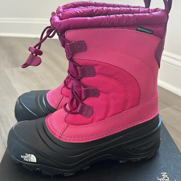NORTH FACE Alpenglow IV Waterproof boots Youth sz5 Cabaret PINK