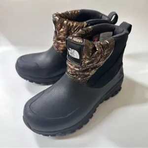 North Face Sz 36.5 black gold foil winter boots