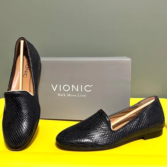 NWB $130 Vionic | North Willa Boa Loafer | Navy &amp; Black Snakeprint Classic Shoe