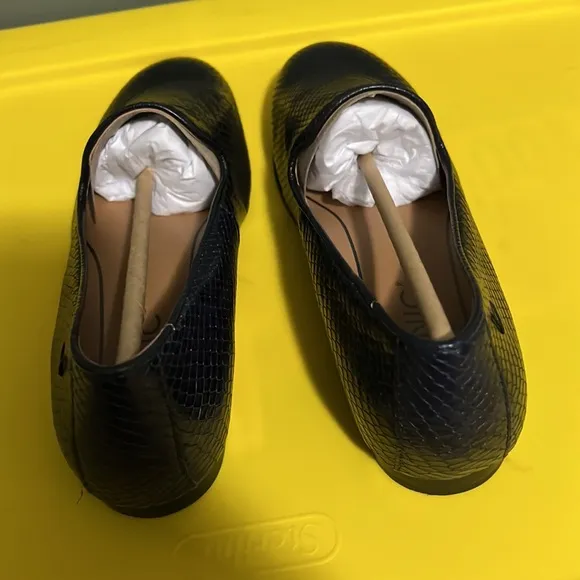 NWB $130 Vionic | North Willa Boa Loafer | Navy &amp; Black Snakeprint Classic Shoe