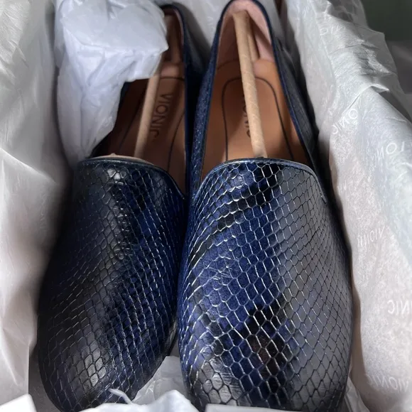 NWB $130 Vionic | North Willa Boa Loafer | Navy &amp; Black Snakeprint Classic Shoe