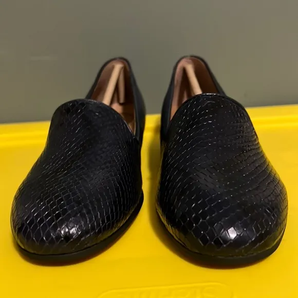 NWB $130 Vionic | North Willa Boa Loafer | Navy &amp; Black Snakeprint Classic Shoe