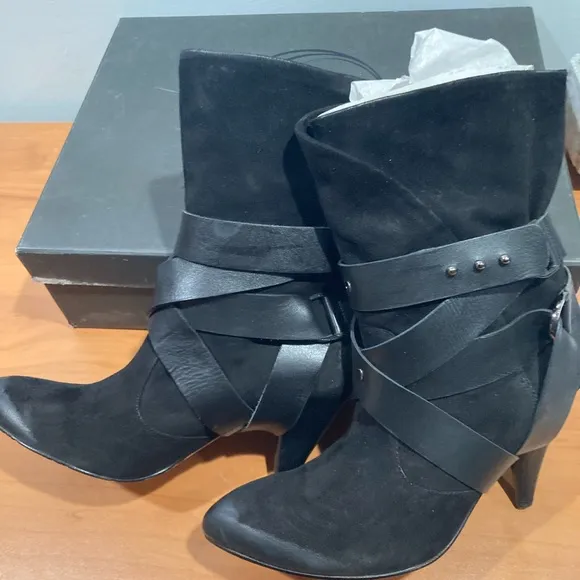 NWB Mea Shadow Cassandra Black Suede Harness Boots