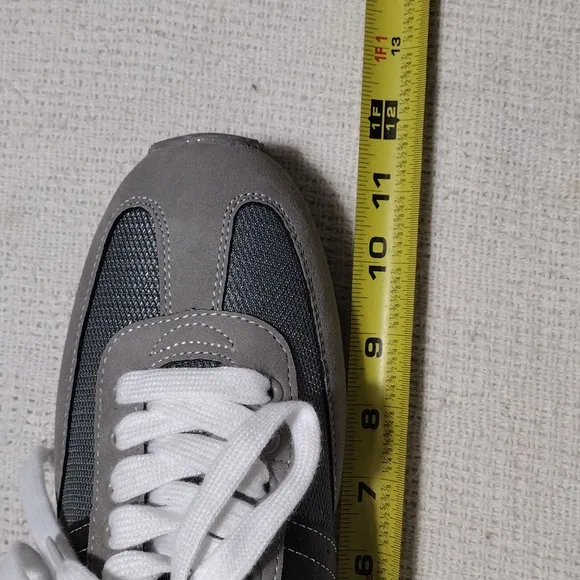 NWOB An Original Penguin Men's Grey Circuit Jogger Sneaker Size 11