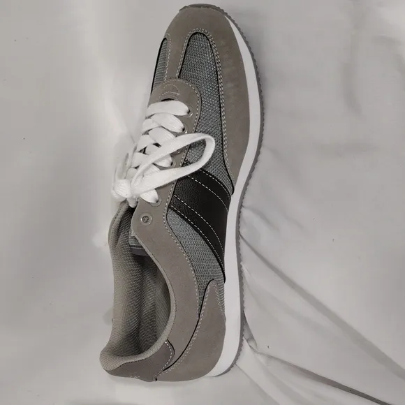 NWOB An Original Penguin Men's Grey Circuit Jogger Sneaker Size 11