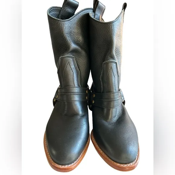 NWOB ELF Cali Handmade Black Leather Ankle Boots - Size 6