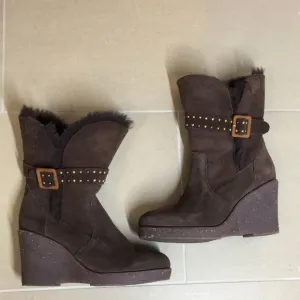 NWOB Emu Heighton Sheepskin And Shearling Wedge Suede Brown Boots Size 8