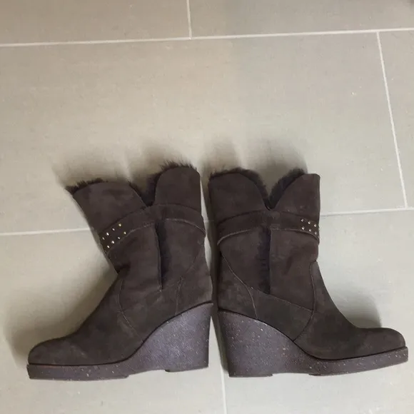 NWOB Emu Heighton Sheepskin And Shearling Wedge Suede Brown Boots Size 8