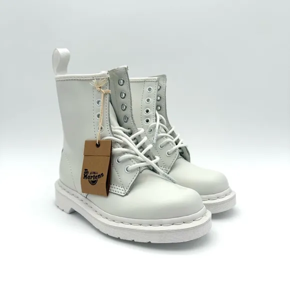 NWOB New Dr. Martens 1460 Mono Smooth Leather Lace Up Boots Size Mens 4 Womens 5