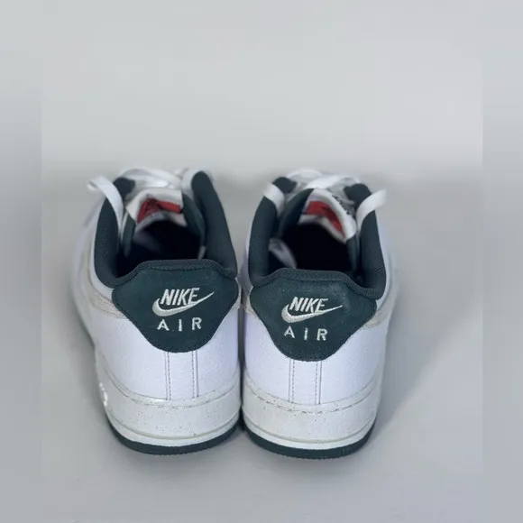 NWOB Nike Air Force 1 '07 LV8 Men's Shoes