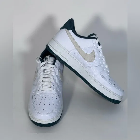 NWOB Nike Air Force 1 '07 LV8 Men's Shoes