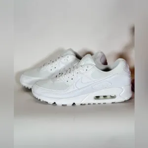 NWOB Nike Air Max 90 Women's Shoes