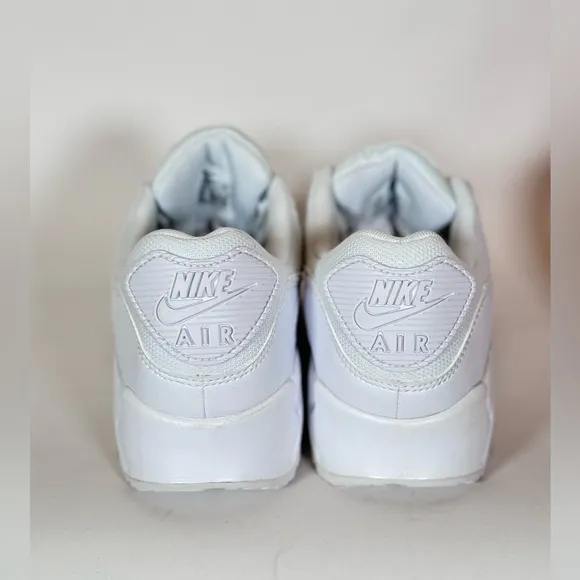NWOB Nike Air Max 90 Women's Shoes