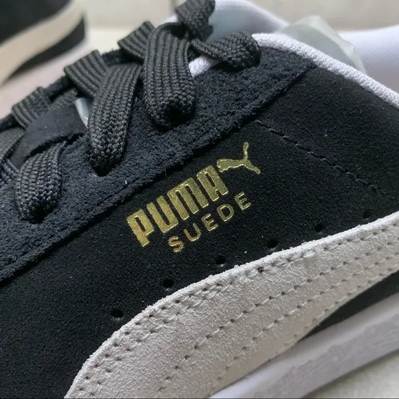 NWOB Puma black Suede Classic sneakers size 6.5