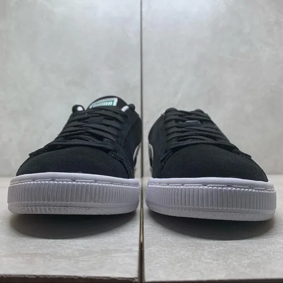 NWOB Puma black Suede Classic sneakers size 6.5