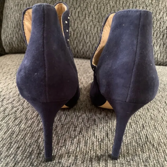 NWOB White House Black Market Silver Stud Trim Blue Suede Bootie/Heels Size 6.5
