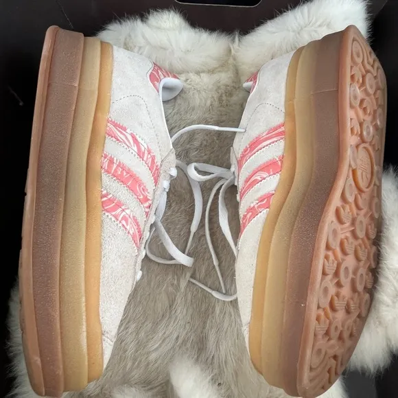 NWOT Adidas Gazelle Putty Mauve Cloud Women's Cream and Pink Sneakers Sz 4.5